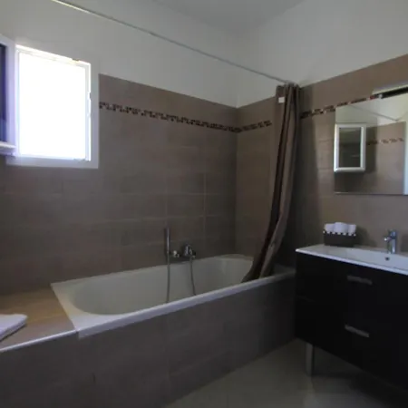 Villa Cala Corsa - 3 Et 4 Cala Rossa Porto-vecchio - Entièrement Climatisées à 5 Minutes à Pied De La Cala Rossa *