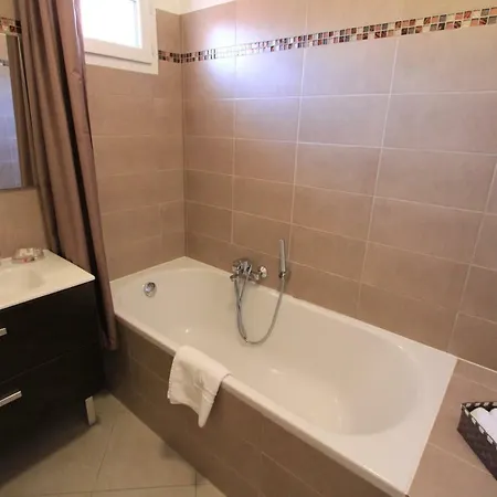 Cala Corsa - 3 Et 4 - Cala Rossa Porto-vecchio - Entierement Climatisees Avec Piscine Chauffee Partagee Et Piscines Privees - Internet Gratuit *